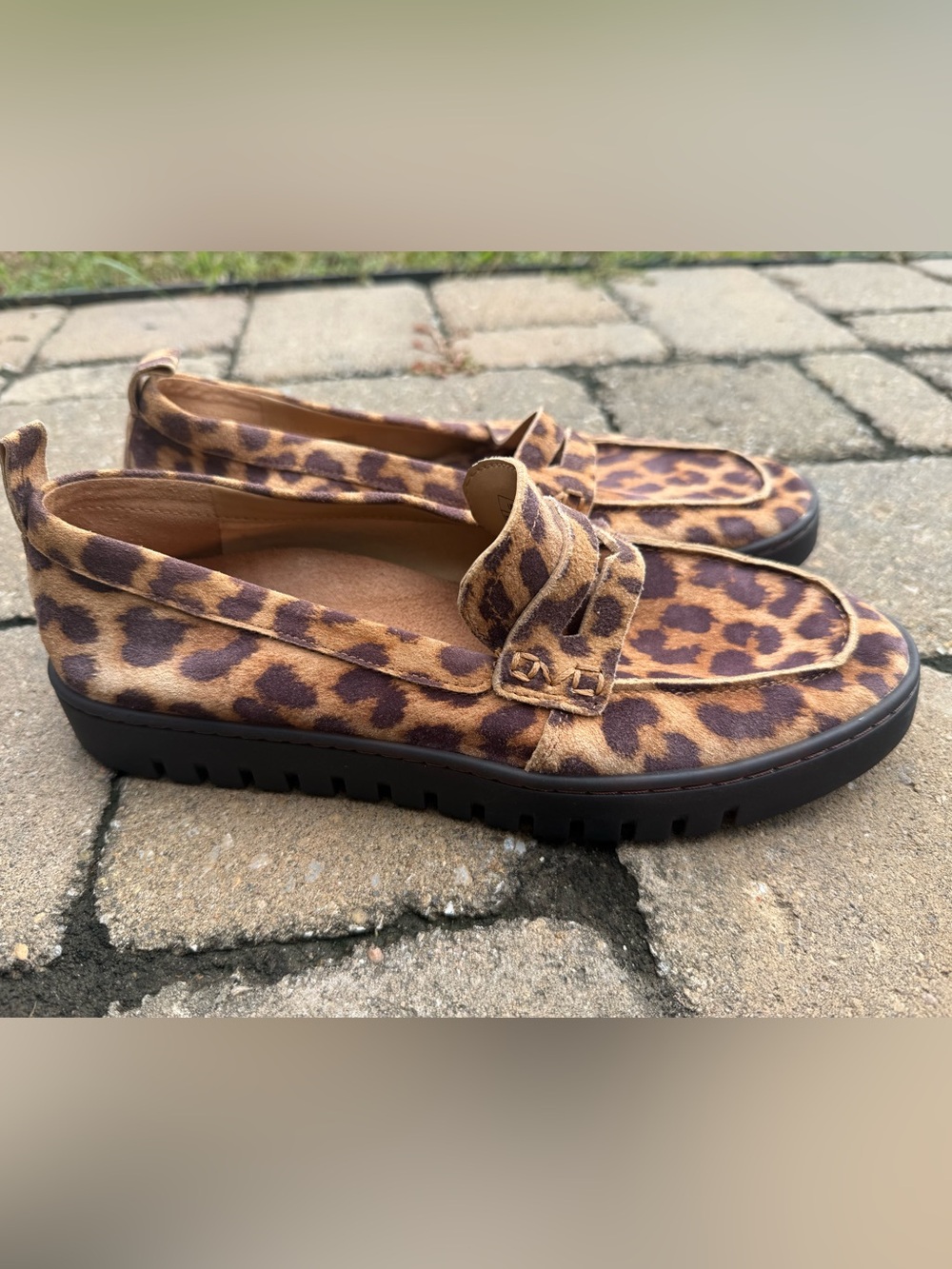 Vionic Uptown Leopard Print Suede Loafers Shoes Size 9